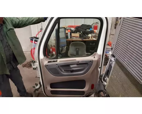 FREIGHTLINER CASCADIA 2008-2018 DOOR ASSEMBLY, FRONT