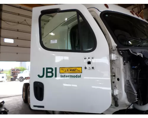 FREIGHTLINER CASCADIA 2008-2018 DOOR ASSEMBLY, FRONT