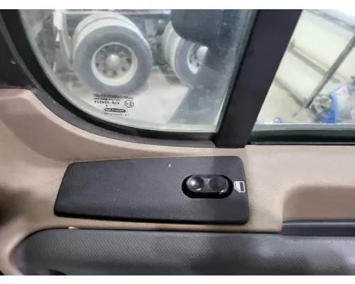 FREIGHTLINER CASCADIA 2008-2018 DOOR ASSEMBLY, FRONT