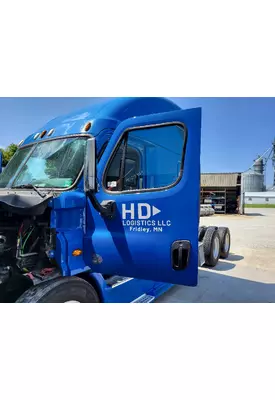 FREIGHTLINER CASCADIA 2008-2018 DOOR ASSEMBLY, FRONT
