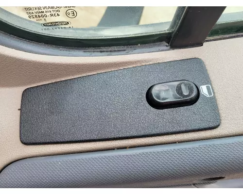 FREIGHTLINER CASCADIA 2008-2018 DOOR ASSEMBLY, FRONT