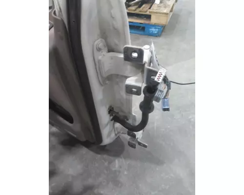 FREIGHTLINER CASCADIA 2008-2018 DOOR ASSEMBLY, FRONT
