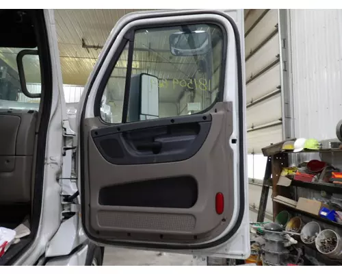 FREIGHTLINER CASCADIA 2008-2018 DOOR ASSEMBLY, FRONT
