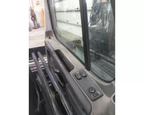 FREIGHTLINER CASCADIA 2008-2018 DOOR ASSEMBLY, FRONT