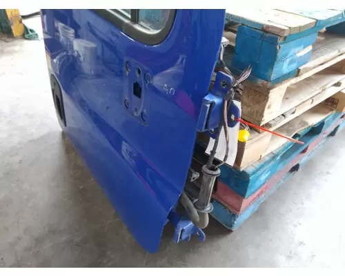 FREIGHTLINER CASCADIA 2008-2018 DOOR ASSEMBLY, FRONT