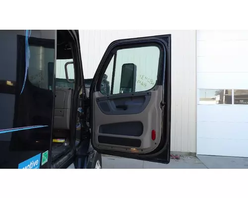 FREIGHTLINER CASCADIA 2008-2018 DOOR ASSEMBLY, FRONT