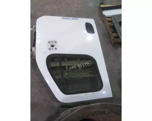 FREIGHTLINER CASCADIA 2008-2018 DOOR ASSEMBLY, FRONT