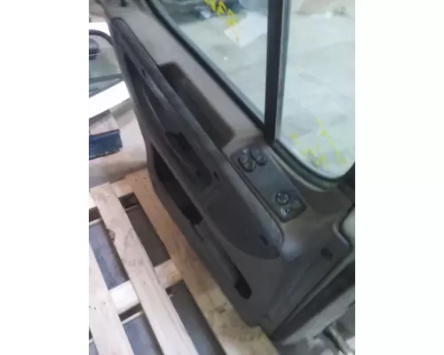 FREIGHTLINER CASCADIA 2008-2018 DOOR ASSEMBLY, FRONT