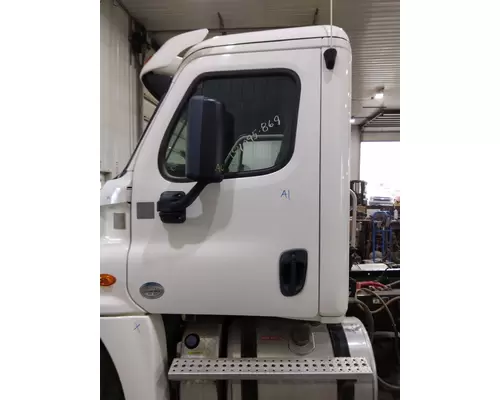 FREIGHTLINER CASCADIA 2008-2018 DOOR ASSEMBLY, FRONT