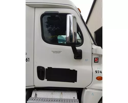 FREIGHTLINER CASCADIA 2008-2018 DOOR ASSEMBLY, FRONT