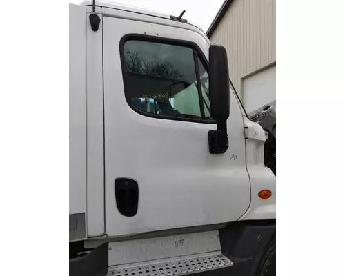 FREIGHTLINER CASCADIA 2008-2018 DOOR ASSEMBLY, FRONT