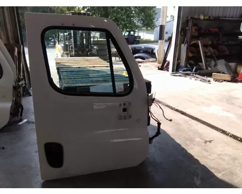 FREIGHTLINER CASCADIA 2008-2018 DOOR ASSEMBLY, FRONT