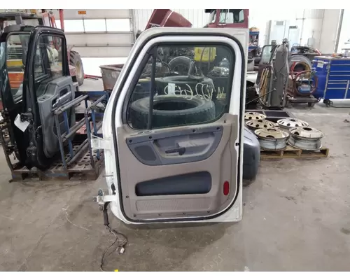 FREIGHTLINER CASCADIA 2008-2018 DOOR ASSEMBLY, FRONT
