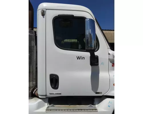 FREIGHTLINER CASCADIA 2008-2018 DOOR ASSEMBLY, FRONT