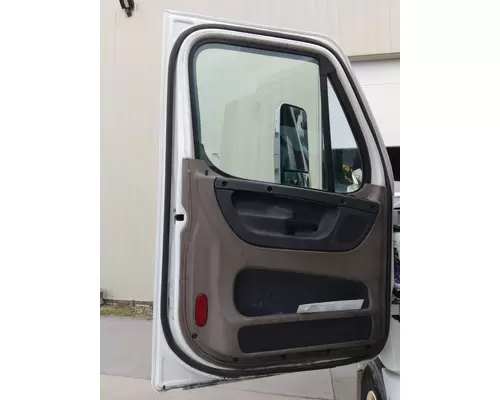 FREIGHTLINER CASCADIA 2008-2018 DOOR ASSEMBLY, FRONT