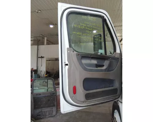 FREIGHTLINER CASCADIA 2008-2018 DOOR ASSEMBLY, FRONT