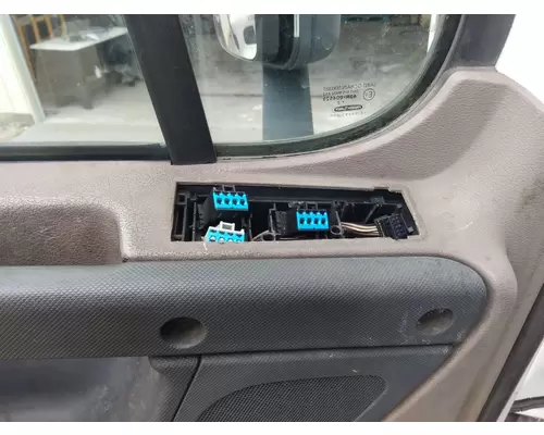 FREIGHTLINER CASCADIA 2008-2018 DOOR ASSEMBLY, FRONT