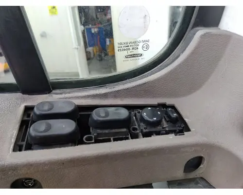 FREIGHTLINER CASCADIA 2008-2018 DOOR ASSEMBLY, FRONT