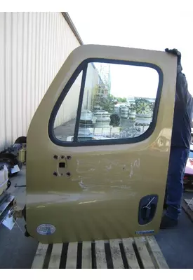 FREIGHTLINER CASCADIA 2008-2018 DOOR ASSEMBLY, FRONT