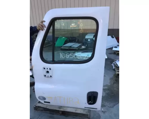 FREIGHTLINER CASCADIA 2008-2018 DOOR ASSEMBLY, FRONT