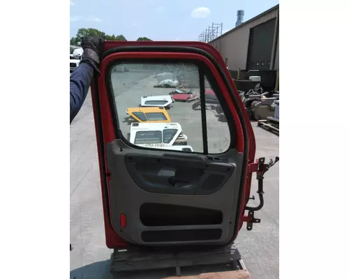 FREIGHTLINER CASCADIA 2008-2018 DOOR ASSEMBLY, FRONT