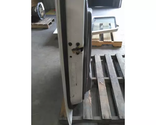 FREIGHTLINER CASCADIA 2008-2018 DOOR ASSEMBLY, FRONT