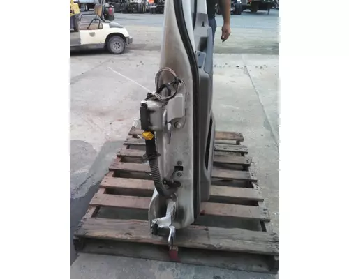 FREIGHTLINER CASCADIA 2008-2018 DOOR ASSEMBLY, FRONT