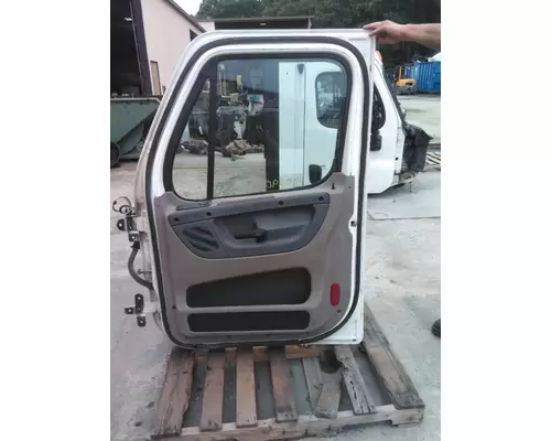 FREIGHTLINER CASCADIA 2008-2018 DOOR ASSEMBLY, FRONT