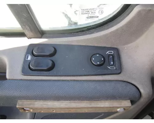 FREIGHTLINER CASCADIA 2008-2018 DOOR ASSEMBLY, FRONT