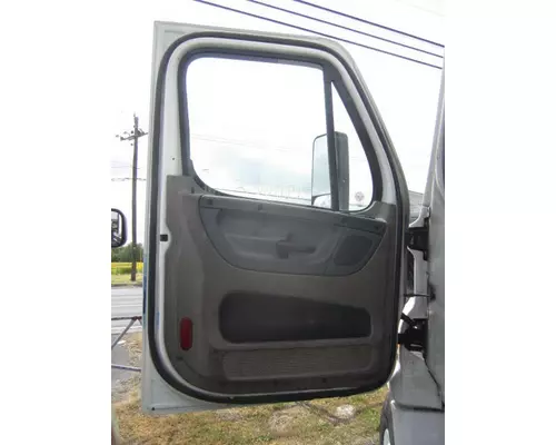FREIGHTLINER CASCADIA 2008-2018 DOOR ASSEMBLY, FRONT