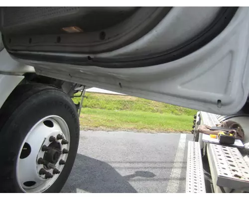FREIGHTLINER CASCADIA 2008-2018 DOOR ASSEMBLY, FRONT