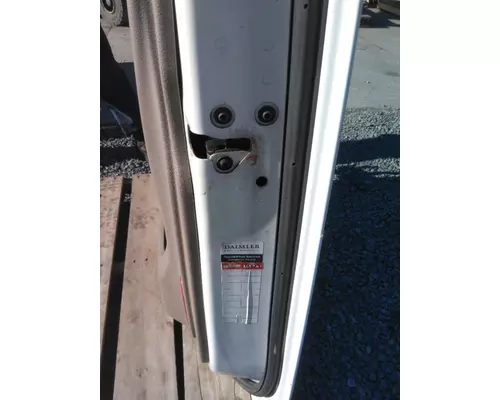 FREIGHTLINER CASCADIA 2008-2018 DOOR ASSEMBLY, FRONT