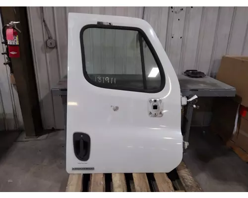 FREIGHTLINER CASCADIA 2008-2018 DOOR ASSEMBLY, FRONT