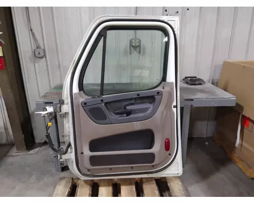 FREIGHTLINER CASCADIA 2008-2018 DOOR ASSEMBLY, FRONT