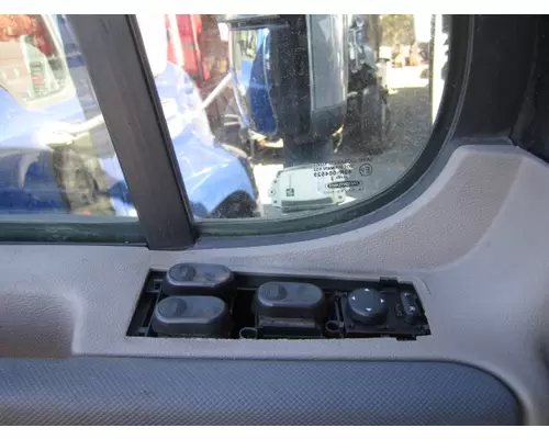 FREIGHTLINER CASCADIA 2008-2018 DOOR ASSEMBLY, FRONT