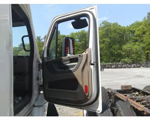 FREIGHTLINER CASCADIA 2008-2018 DOOR ASSEMBLY, FRONT