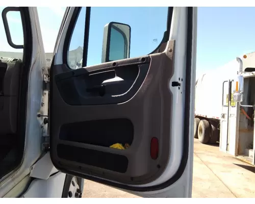 FREIGHTLINER CASCADIA 2008-2018 DOOR ASSEMBLY, FRONT