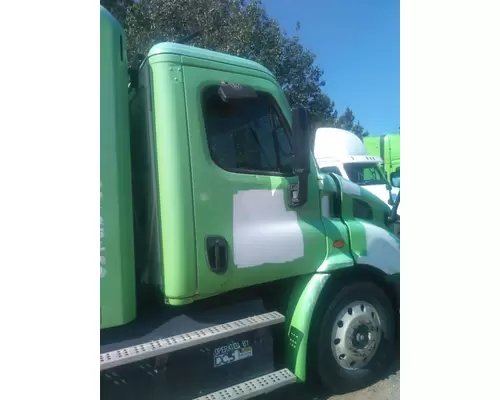FREIGHTLINER CASCADIA 2008-2018 DOOR ASSEMBLY, FRONT