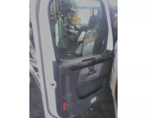 FREIGHTLINER CASCADIA 2018-2025 DOOR ASSEMBLY, FRONT