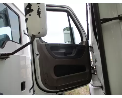 FREIGHTLINER CASCADIA 2018-2025 DOOR ASSEMBLY, FRONT