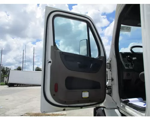 FREIGHTLINER CASCADIA 2018-2025 DOOR ASSEMBLY, FRONT