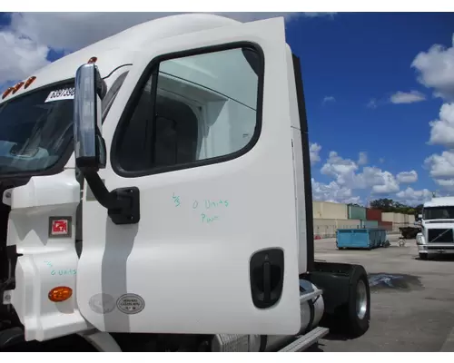 FREIGHTLINER CASCADIA 2018-2025 DOOR ASSEMBLY, FRONT