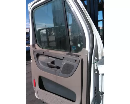 FREIGHTLINER CASCADIA 2018-2025 DOOR ASSEMBLY, FRONT