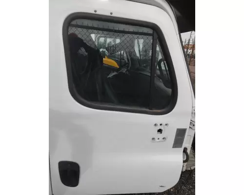 FREIGHTLINER CASCADIA 2018-2025 DOOR ASSEMBLY, FRONT