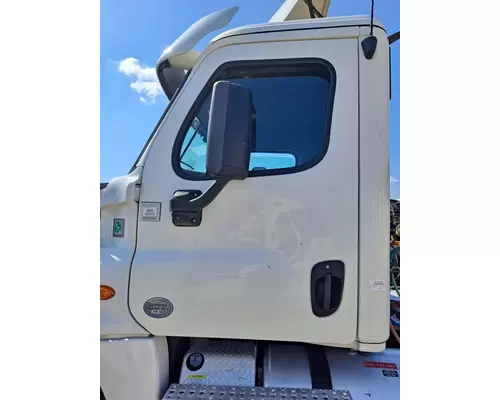 FREIGHTLINER CASCADIA 2018-2025 DOOR ASSEMBLY, FRONT