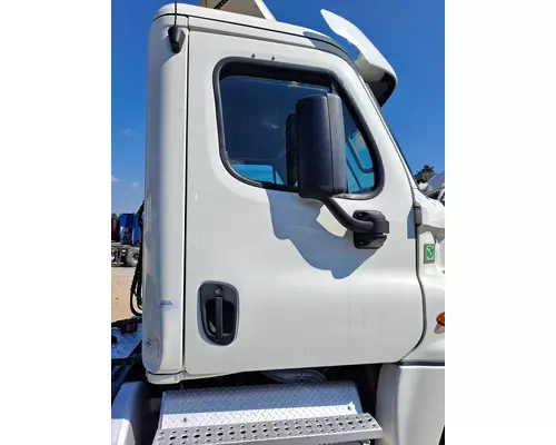 FREIGHTLINER CASCADIA 2018-2025 DOOR ASSEMBLY, FRONT