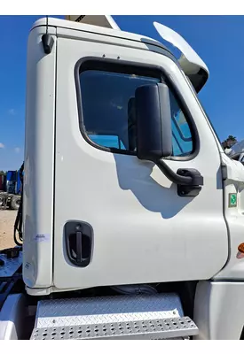 FREIGHTLINER CASCADIA 2018-2025 DOOR ASSEMBLY, FRONT