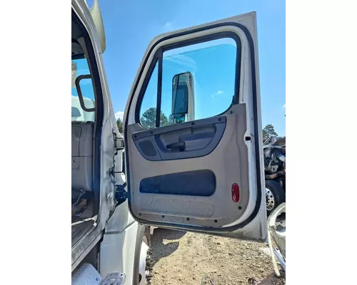 FREIGHTLINER CASCADIA 2018-2025 DOOR ASSEMBLY, FRONT