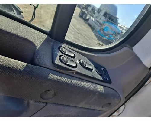 FREIGHTLINER CASCADIA 2018-2025 DOOR ASSEMBLY, FRONT