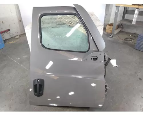 FREIGHTLINER CASCADIA 2018-2025 DOOR ASSEMBLY, FRONT